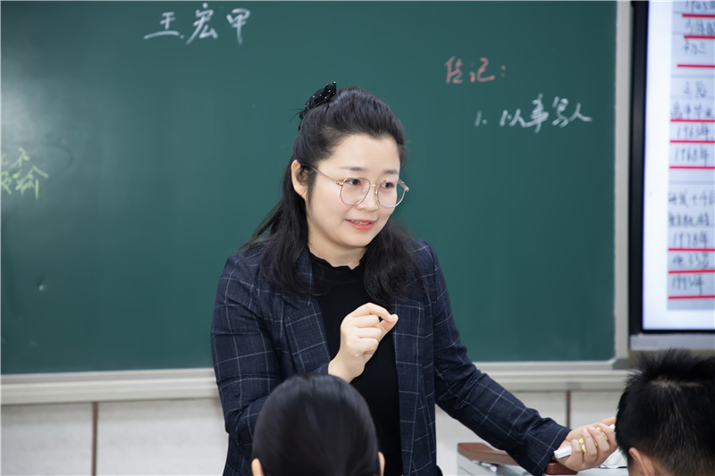 匠心筑课展风采 力行践知共前行